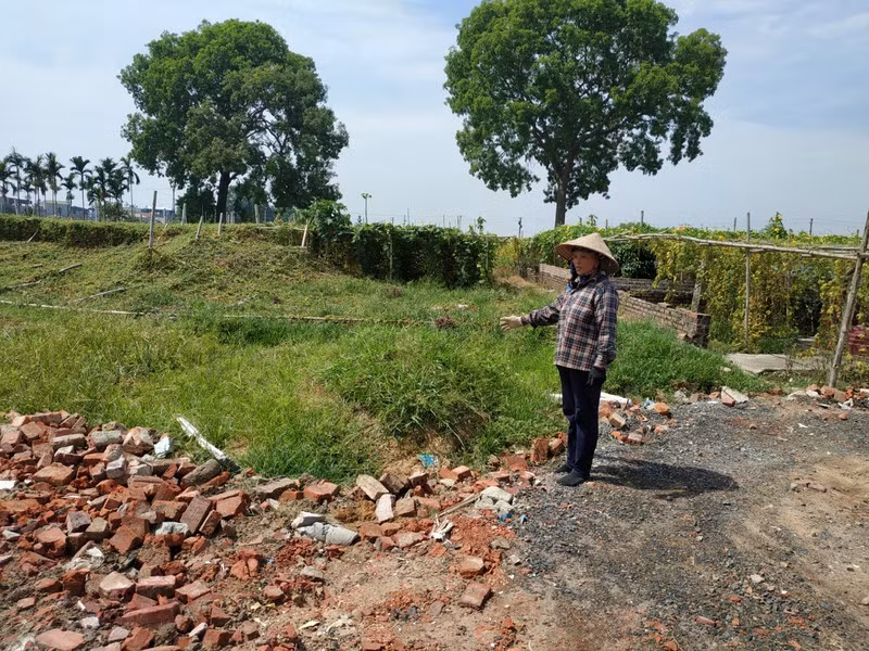 Thon co 2 nghia trang, nguoi chet khong co cho chon: 