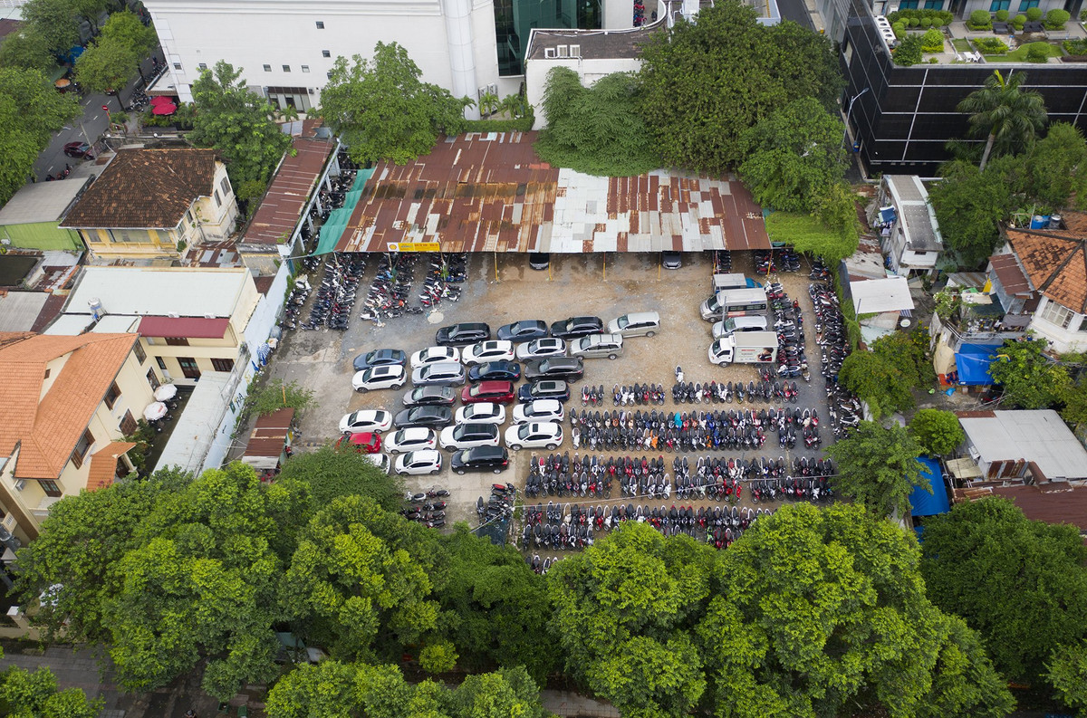 Trong quá trình hợp tác với nhà đầu tư tư nhân, chuyển đổi đất công thành đất tư, Vinafood 2 đã bốn lần cố ý làm trái ý kiến chỉ đạo của Thủ tướng. Ngoài ra, Vinafood 2 đã nhiều lần lập hồ sơ khống để vay tiền ngân hàng...