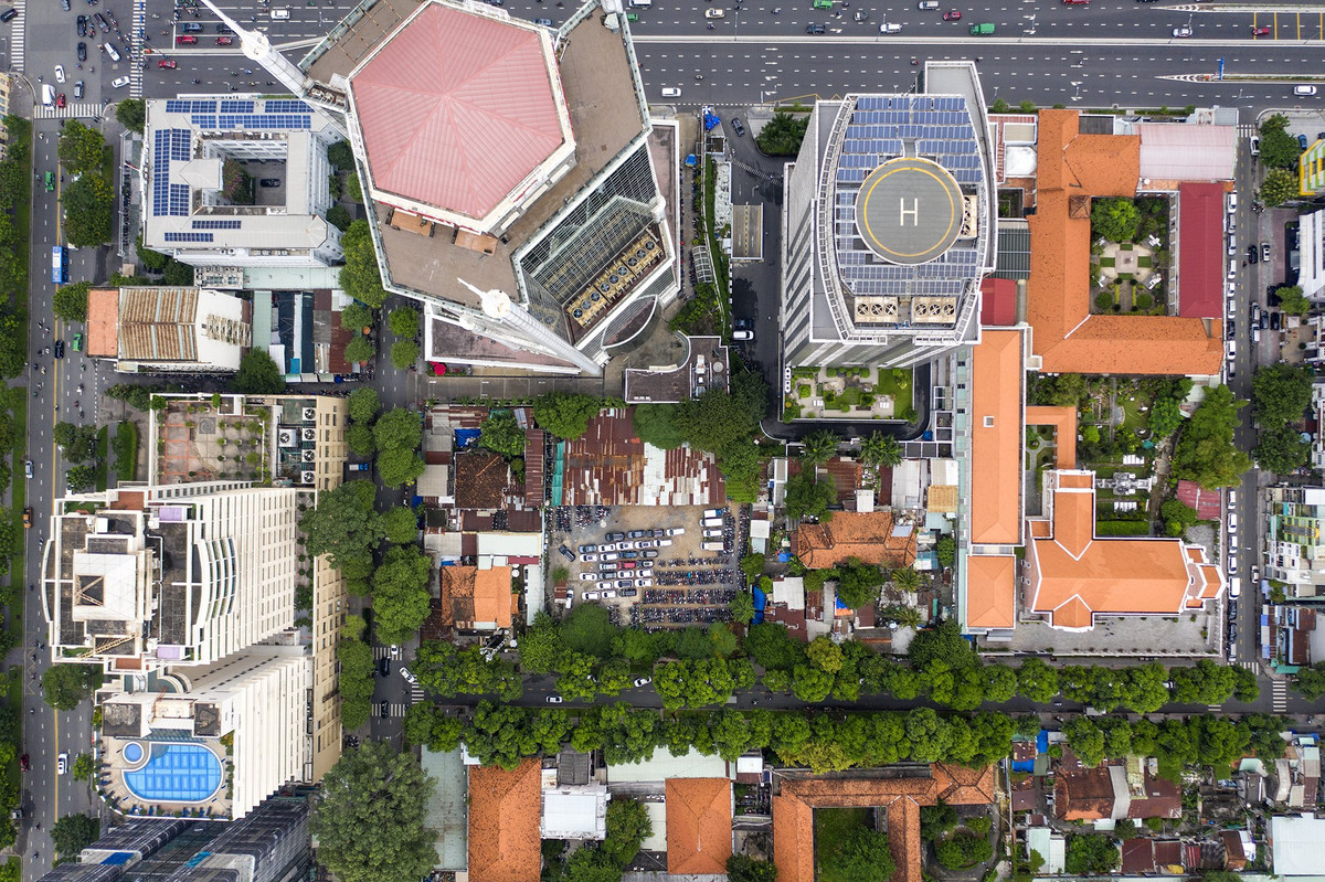 Đáng chú ý, lô đất được Thanh tra Chính phủ đưa ra trong kết luận gửi Thủ tướng để báo cáo kết quả kiểm tra thông tin báo chí phản ánh về sai phạm cùng việc khiếu nại của các hộ dân liên quan đến khu đất. Trong đó, cơ quan thanh tra đã chỉ ra hàng loạt sai phạm của Vinafood 2 trong chuyển đổi đất công thành đất tư.