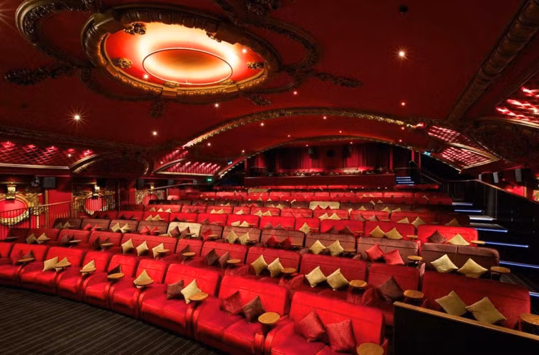 Nhà hát lâu đời nhất London The Screen on the Green với tuổi đời 100 năm cũng là một yếu tố thu hút du khách khi tới với Thủ đô London.