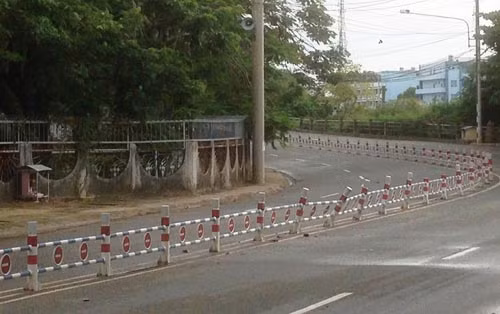 Hai nam sinh lao vao dai phan cach tu vong-Hinh-2