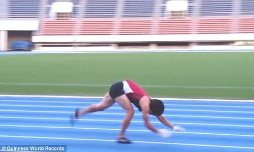 Kỷ lục thế giới kỳ dị chạy 100m bằng... tứ chi Ky luc the gioi ky di chay 100m bang... tu chi