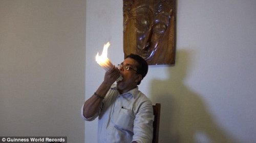 Kỷ lục thế giới kỳ dị chạy 100m bằng... tứ chi - Hình 2 Ky luc the gioi ky di chay 100m bang... tu chi-Hinh-2