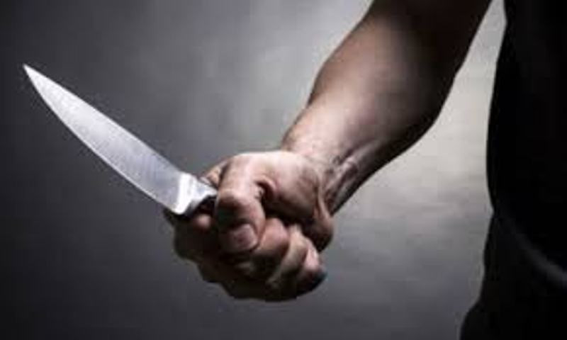  Xảy ra mâu thuẫn chồng dùng dao đâm người vợ tử vong: Ngày 23/9, mâu thuẫn trong lúc làm rẫy, anh Nhum (SN 1987, trú huyện Chư Păh, tỉnh Gia Lai) đã dùng dao nhọn đâm nhiều nhát vào người vợ là chị Yanh (SN 1985) khiến nạn nhân tử vong tại chỗ. Ngày 24/8, Công an huyện Chư Păh cho biết đang điều tra, làm rõ. 