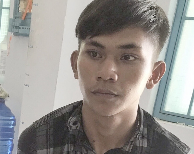 Cẩn trọng tìm kiếm, thu thập mẫu tóc của đối tượng gây án khi khám nghiệm hiện trường và khi đưa nạn nhân đi giám định pháp y về xâm hại tình dục. Cuối tháng 6/2020, các trinh sát đã xác định được nghi can nổi cộm nhất là Trần Văn Tân (SN 2002, trú ở thôn Mỹ Phong, xã Thanh Hải, huyện Ninh Hải).