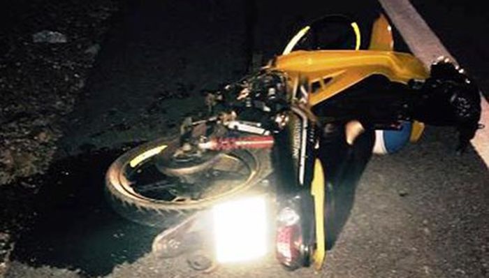  Một thanh niên tử nạn khi trên đường từ chốt phòng dịch về nhà: Ngày 26/9, UBND thị xã Kỳ Anh (Hà Tĩnh) cho biết, rạng sáng 25/9, Hoàng Xuân Trường (19 tuổi, trú thị xã Kỳ Anh) từ chốt phòng dịch về nhà, Trường đã đâm vào cột mốc khiến nạn nhân tử vong tại chỗ. Được biết, nam sinh này vừa nhận kết quả đỗ đại học tại TP HCM và đang chuẩn bị nhập học thì gặp nạn.