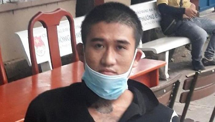  Bắt đối tượng truy nã Tùng "inox" sau nửa năm lẩn trốn: Ngày 23/9, Công an tỉnh An Giang cho biết, vừa bắt giữ đối tượng Đặng Anh Tùng (Tùng Inox, SN 1995, trú huyện Thoại Sơn, tỉnh An Giang) đây là đối tượng có lệnh truy nã về tội Gây rối trật tự công cộng vào ngày 8/3 của Công an huyện Thoại Sơn. 