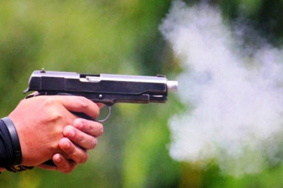 Ky an xac chet co 3 vet dan tren ma: 3 nen huong “la” tren mo (Ky 2)