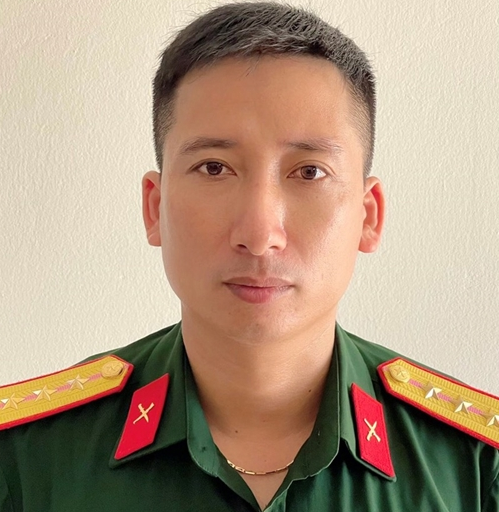 Trong thư khen Bộ trưởng Bộ Quốc phòng Phan Văn Giang nêu: "Tôi rất vui mừng được biết tin, ngày 17/9/2021, trên đường đi làm về, đồng chí Thượng úy QNCN Ngô Văn Thứ, nhân viên Văn phòng Bộ CHQS tỉnh Hà Nam, Quân khu 3 đã dũng cảm lao mình xuống dòng sông Đáy, gắng hết sức mình cứu người bị đuối nước, đưa vào bờ an toàn.