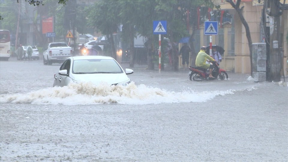 Theo dự báo mưa lớn dự kiến sẽ còn tiếp tục. (Ảnh: Pháp Luật và Bạn Đọc)