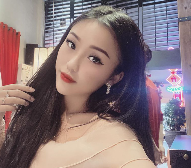 Hằng không trực tiếp nhận hàng, nhận tiền mà thông qua hệ thống chân rết và thuê lái xe ôm, taxi để giao dịch, thanh toán khi mua bán ma túy... 