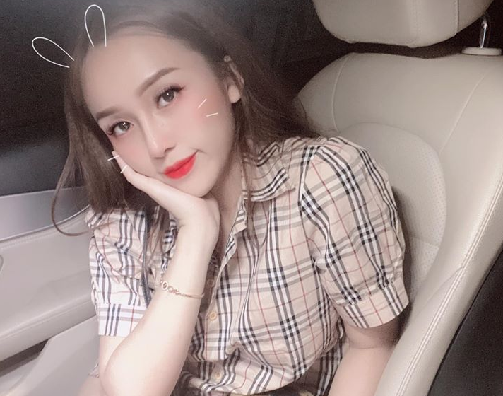 Sau khi bị bắt, ban đầu Hằng quanh co, ngoan cố chối tội và có hành động cản trở, thách thức lực lượng Công an.