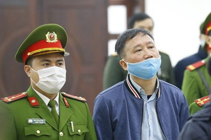 Ngoài ra, vào năm 2010, với mục đích mua 3.400m2 đất tại thị trấn Tam Đảo, huyện Tam Đảo, Vĩnh Phúc, lợi dụng chức vụ, quyền hạn là Chủ tịch HĐQT PVC, Trịnh Xuân Thanh đã chỉ đạo cán bộ dưới quyền tại PVC cho PVC Kinh Bắc tạm ứng 25 tỷ đồng trái quy định. Để hợp thức việc cho tạm ứng và sử dụng tiền tạm ứng trái quy định, ông Thanh chỉ đạo chuyển 21 tỷ đồng tiền tạm ứng thành tiền góp vốn điều lệ của PVC tại PVC Kinh Bắc trái quy định, gây thiệt hại cho PVC hơn 13 tỷ đồng.