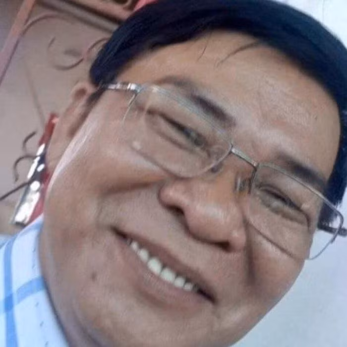  Bắt đối tượng truy nã lừa bán thiên thạch bằng đất sét: Hồ Văn Bình (53 tuổi, ngụ huyện Lấp Vò, Đồng Tháp) cấu kết với đồng phạm lừa bán thiên thạch giả bằng đất sét cho chủ một nhà thuốc tại TP HCM, chiếm đoạt 4,8 tỷ đồng. Bình bỏ trốn và bị truy nã gần 2 năm nay. Ngày 23/9, Công an tỉnh Đồng Tháp cho biết, vừa bắt giữ Bình. 