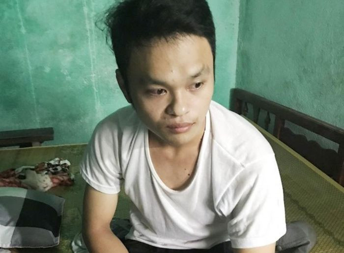  Bắt "siêu trộm" cuỗm 35 chiếc điện thoại di động: Nguyễn Phước Huy (SN 1998, trú huyện Phù Mỹ, Bình Định) đã đột nhập vào cửa hàng Thanh Lâm (thị trấn Tiên Kỳ) lúc rạng sáng, lấy trộm 35 chiếc điện thoại di động mang bán lấy tiền tiêu xài. Ngày 22/9, Huy bị Công an huyện Tiên Phước bắt giữ. 