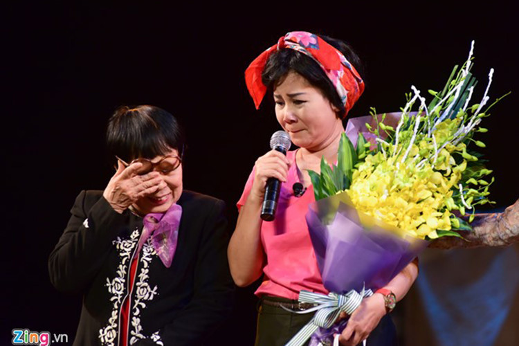 Nghệ sĩ Minh Hằng trong đêm diễn trước khi về hưu. Ảnh: Zing