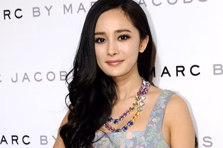 Bên cạnh đó, Dương Mịch vẫn bị chê bai có lối diễn xuất vô hồn dù đóng phim đã lâu. Ảnh: epochtimes