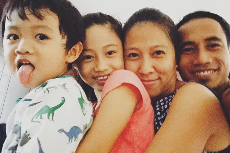 Thùy Trang được biết đến là người luôn đứng sau thành công của Phạm Anh Khoa. Hiện tại, giữa tâm bão của chồng, cô chưa có bất kì chia sẻ nào.