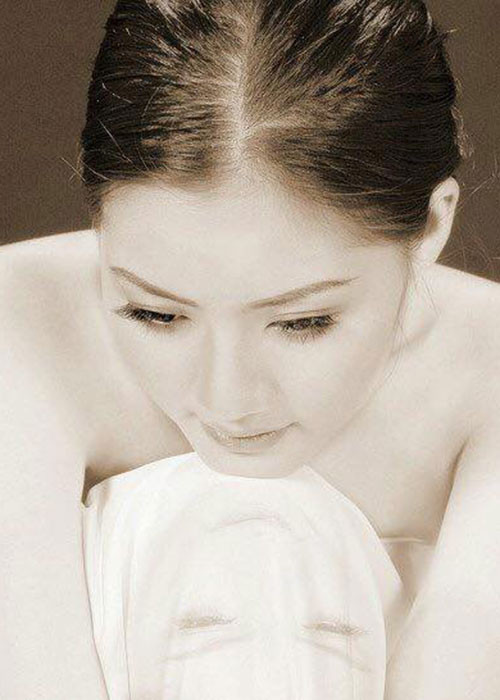 Ngọc Lan tâm sự, ngày 27/4/2003 là ngày đầu tiên cô bước chân vào showbiz khi diễn thời trang. Nữ diễn viên cảm ơn fans đã ủng hộ cô suốt 15 năm hoạt động nghệ thuật vừa qua.