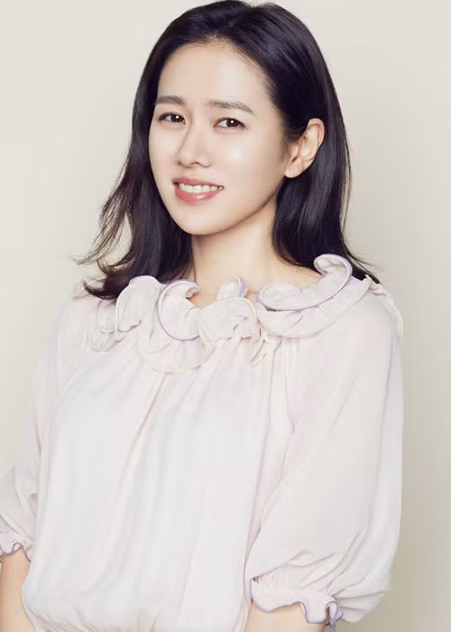 Sở hữu nhan sắc không tuổi, Son Ye Jin đắt show làm đại diện thương hiệu. Ảnh: Dispatch