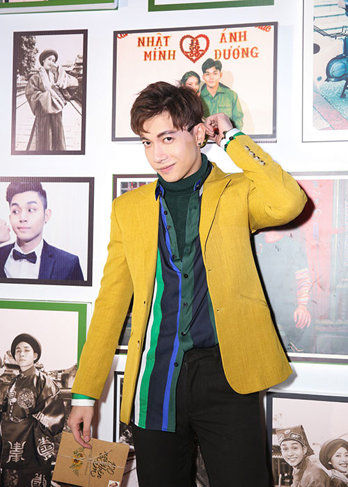 Nam ca sĩ S.T đến ủng hộ bộ phim do Jun Phạm đóng vai chính. Cả hai vốn là cựu thành viên nhóm 365.