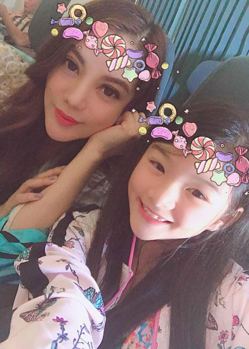 Trương Ngọc Ánh dẫn con gái đi du lịch.