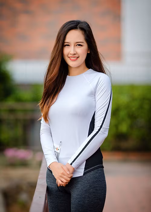 Ngoài tập trung kinh doanh, trong những năm gần đây, Hoa hậu Mai Phương Thúy còn tích cực tham gia các hoạt động từ thiện.