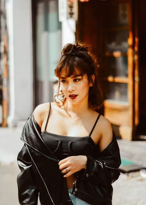 Phạm Lịch sở hữu vóc dáng thon gọn, khỏe khoắn.