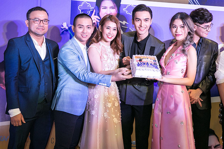 Bộ phim "Yêu em bất chấp" công chiếu tại các rạp trên toàn quốc từ ngày 6/4.