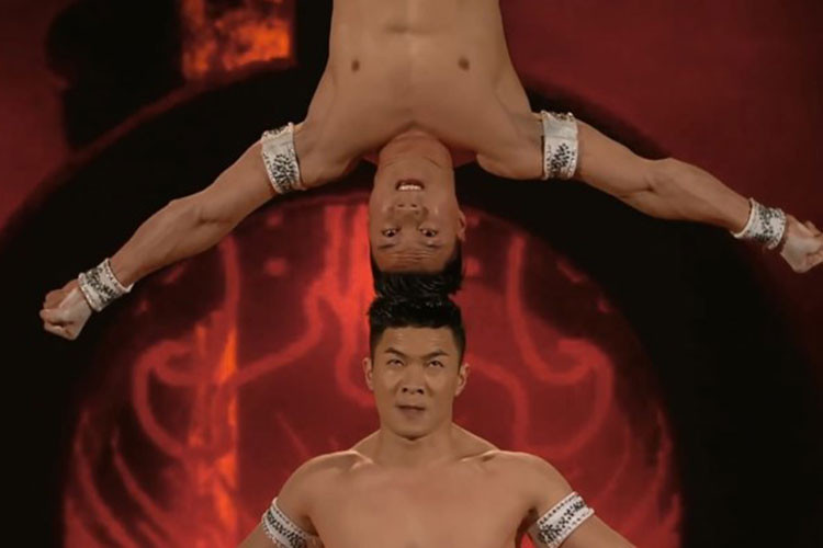 Quốc Cơ từng bị chấn thương nặng ở cổ còn Quốc Nghiệp từng bị vẹo cổ, có nguy cơ liệt tay. Ảnh: BTC