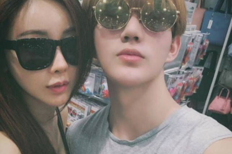 Sau khi kết hôn, Ham So Won đang tận hưởng cuộc sống hạnh phúc bên chồng trẻ. Ảnh: Weibo