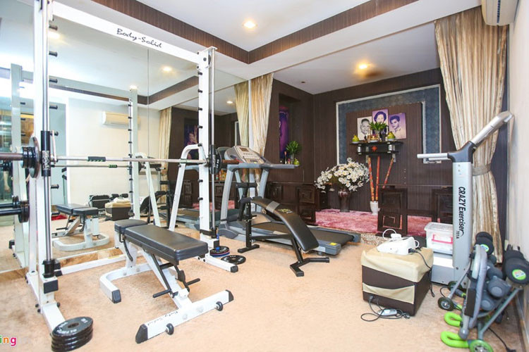 Mr Đàm chăm chút mọi ngóc ngách của căn biệt thự từ phòng khách, phòng ngủ đến phòng tập gym. Ảnh: Zing