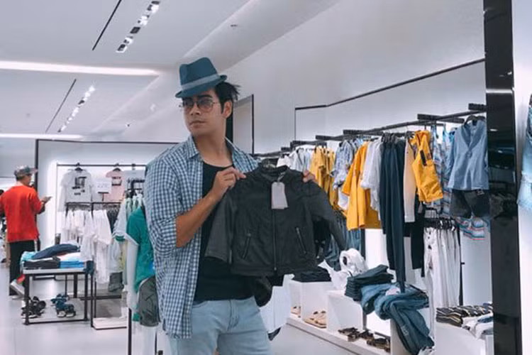 Thanh Bình sắm đồ cho con trai 14 tháng tuổi.