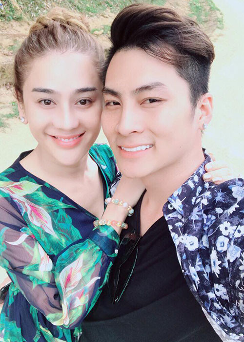 Lâm Chi Khanh khoe ảnh hạnh phúc bên chồng trẻ.