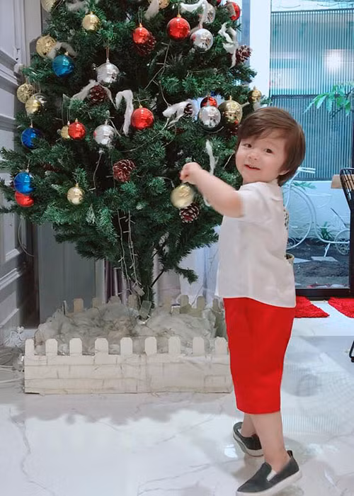 Đã lên 3 tuổi, bé Túc Mạch lớn phổng phao và rất kháu khỉnh.