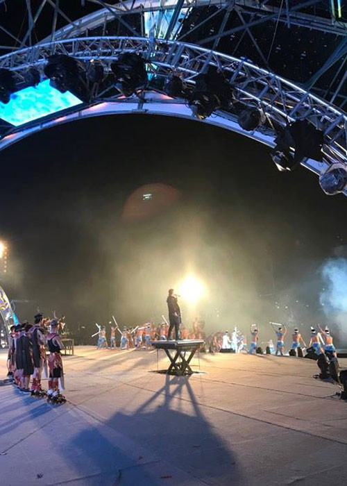 Hình ảnh Phạm Anh Khoa trong đêm nhạc sau khi ồn ào với Phạm Lịch xảy ra.