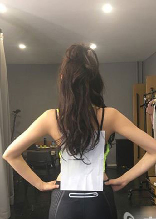 Trương Thiên Ái từng gây chú ý khi khoe vòng eo bằng khổ giấy A4.