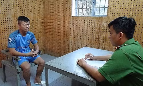 Ngọc "sẹo" tại cơ quan điều tra. (Ảnh: CA cung cấp)