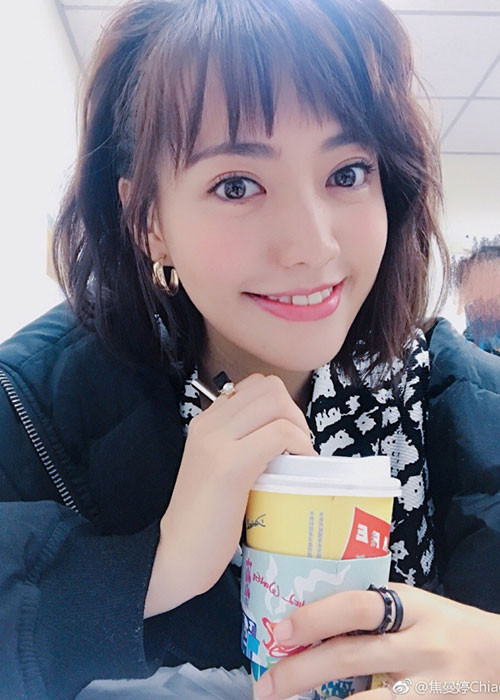 Con gái của Tiêu Ân Tuấn sở hữu gương mặt xinh đẹp với đôi mắt to tròn, sống mũi cao. Ảnh: Weibo