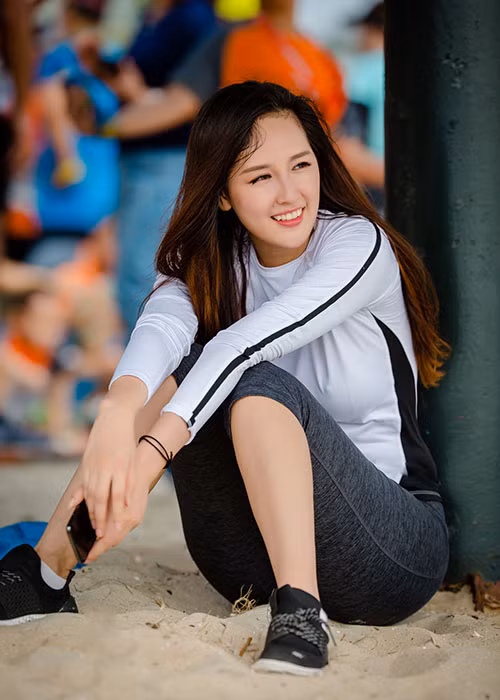 Dù không còn xuất hiện dày đặc như trước nhưng Mai Phương Thúy vẫn gây được sự chú ý. Hiện tại, cô tập trung kinh doanh và giấu rất kỹ chuyện tình cảm.