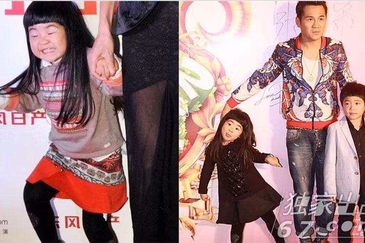 Mỗi lần bước trên thảm đỏ, con gái của nam ca sĩ Tào Cách lại có những biểu cảm gây cười.