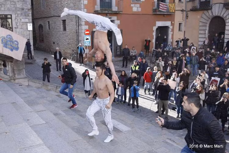 Cuối năm 2016, Quốc Cơ cùng Quốc Nghiệp lập kỷ lục Guiness thế giới. Ảnh: Sankhau