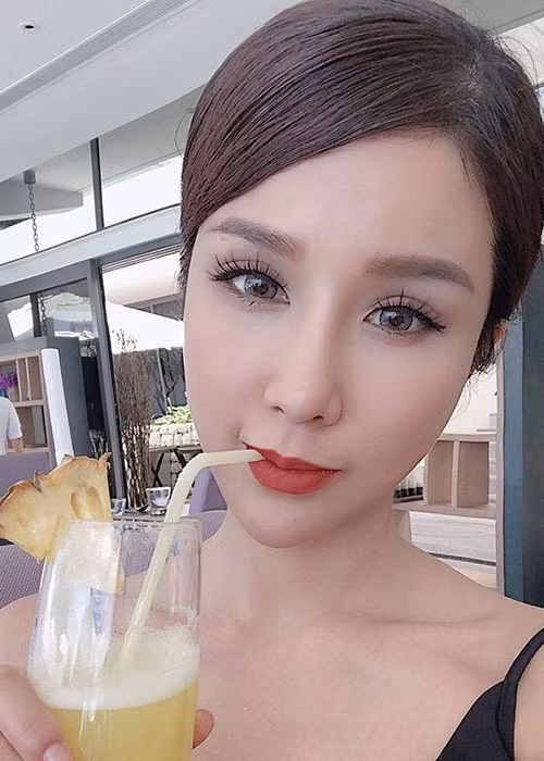 Vào ngày 5/5 tới đây, Diệp Lâm Anh sẽ lên xe hoa với bạn trai kém cô 1 tuổi sau 3 năm hẹn hò. Ảnh: FBNV