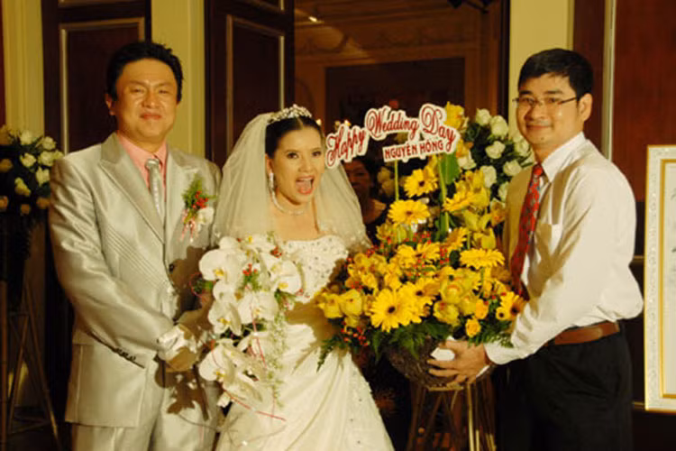 Hình ảnh Ngọc Trinh tươi rói trong hôn lễ được tổ chức tại Việt Nam. Ảnh: Zing