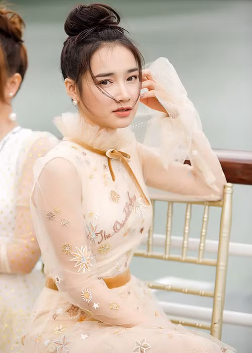 Sự xuất hiện của Nhã Phương gây chú ý khi mới đây Trường Giang lên tiếng thừa nhận thích Nam Em nhưng không phải là yêu. Ảnh: Dân Việt