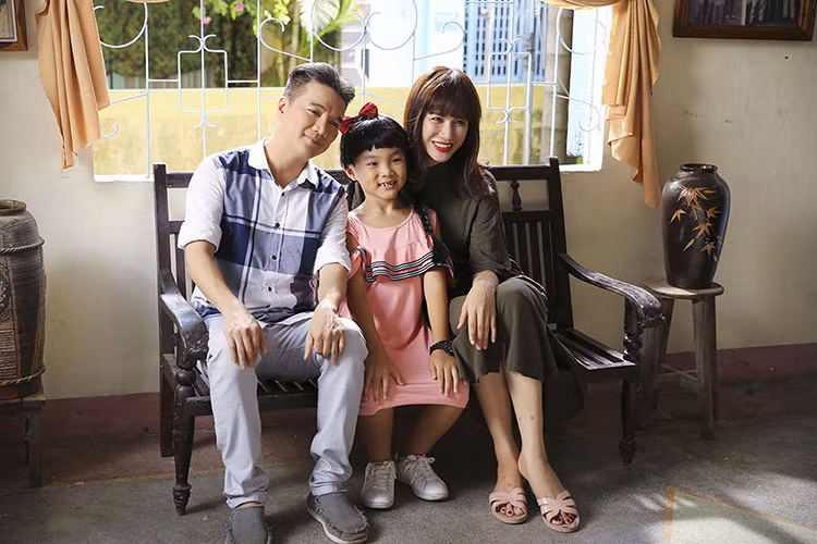 "... Nhưng lần này, tôi mang tới cho mọi người một hình ảnh rất đặc biệt. Chắc chắn không có nhiều cơ hội được xem tôi trong bộ dạng nhút nhát như vậy đâu".