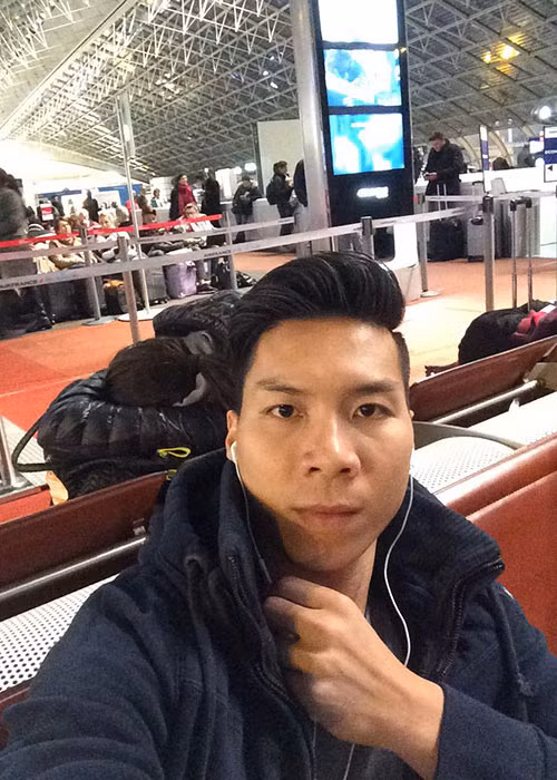 Quốc Nghiệp có sở thích chụp ảnh selfie.