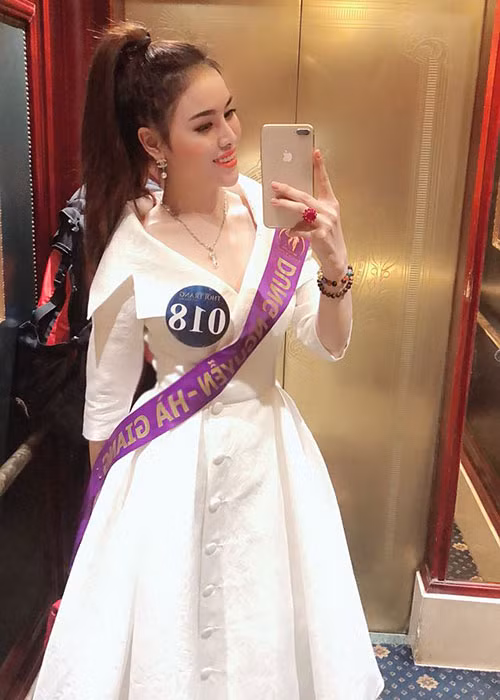 Gần đây, Thư Dung tham gia cuộc thi Người mẫu Thời trang Việt Nam 2018.