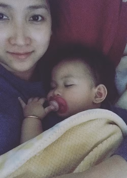 Con gái của Lam Trường - Yến Phương vừa bị dị ứng thời tiết là một trong những tin tức sao Việt trong ngày 20/4.