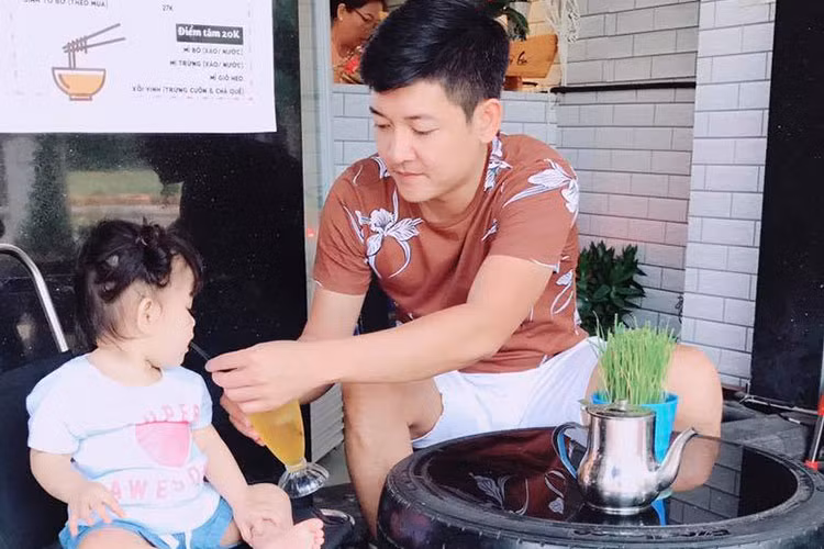 Thành Đạt dẫn con gái đi chơi là một trong những tin tức sao Việt trong ngày 6/4.